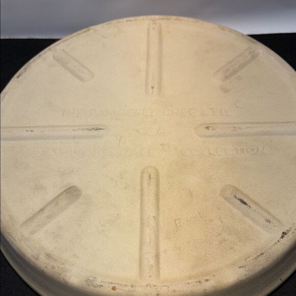 The Pampered Chef Cream 11 inch round backing stone - Picture 5 of 6